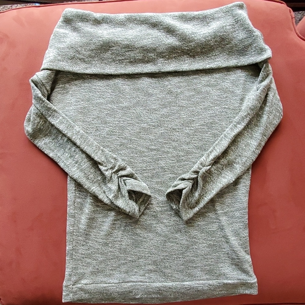 Market & Spruce long sleeve off shoulder top size